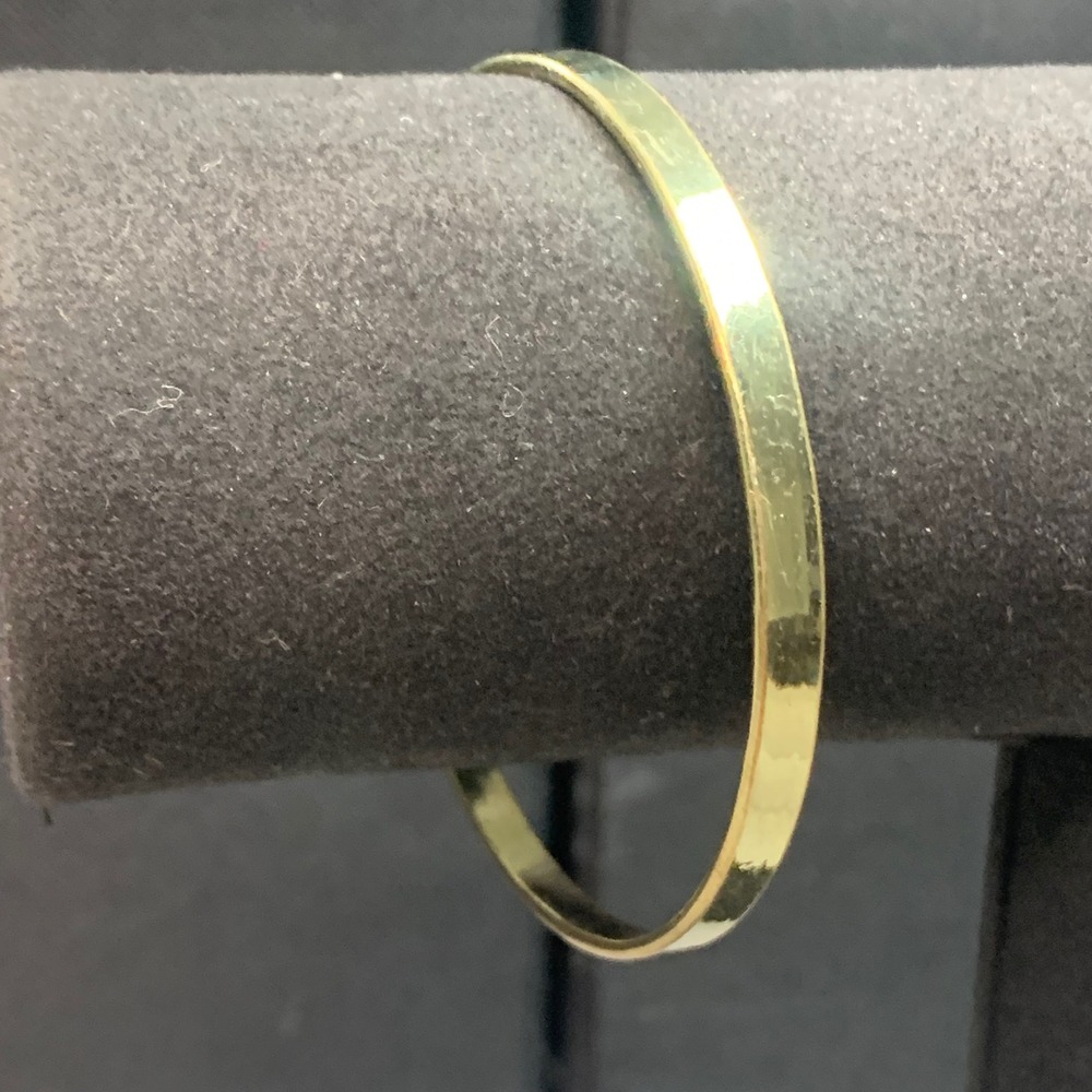 Gold Tone Minimalist Flat Bangle Bracelet 8 Inch Circumference 5335